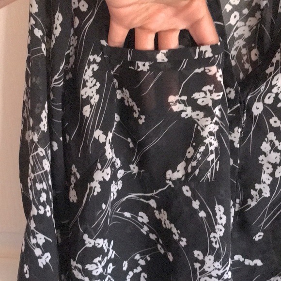 Apt. 9 Black Chiffon White Floral Top - Picture 2 of 5
